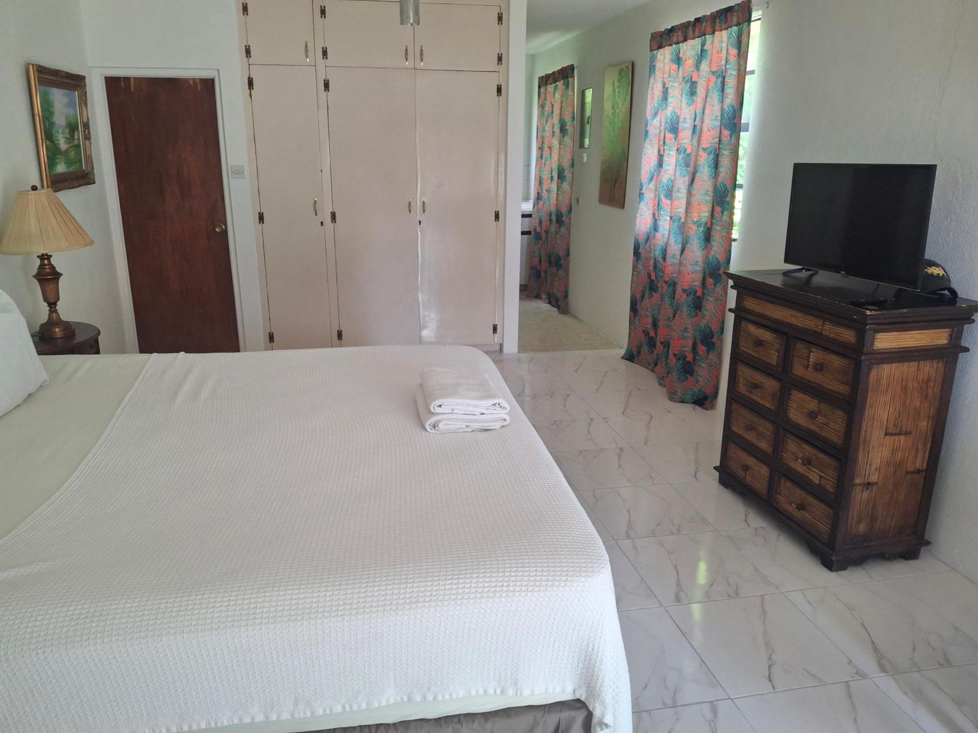 Ocean View Apartments Bridgetown Szoba fotó
